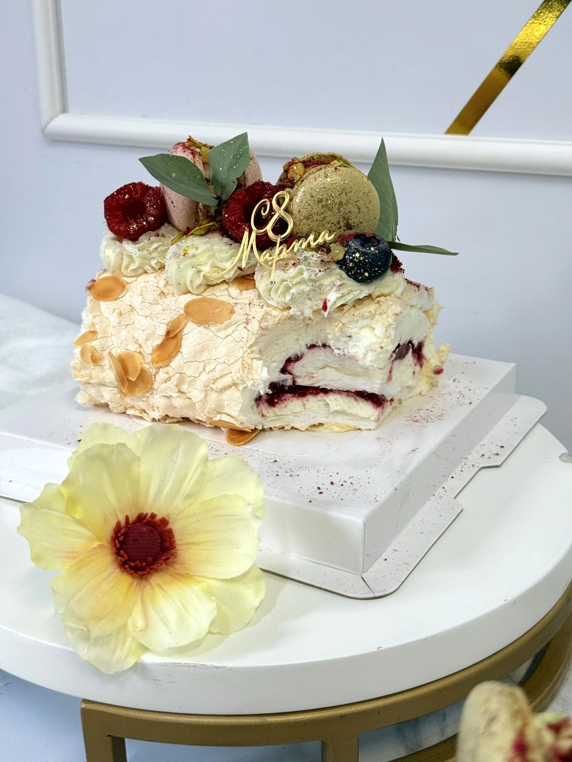 Меренговый рулет «Фисташка Малина»